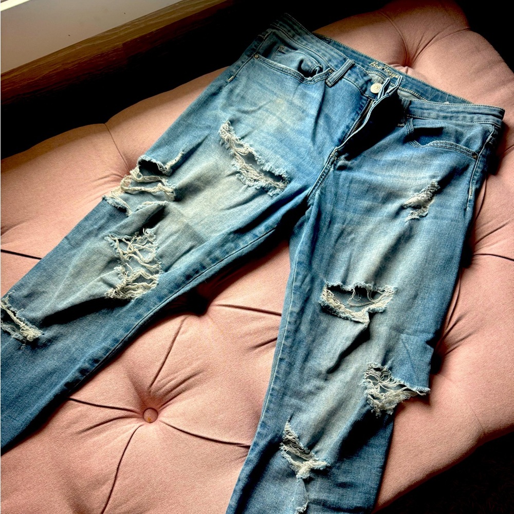 Bootlegger Ripped Jeans